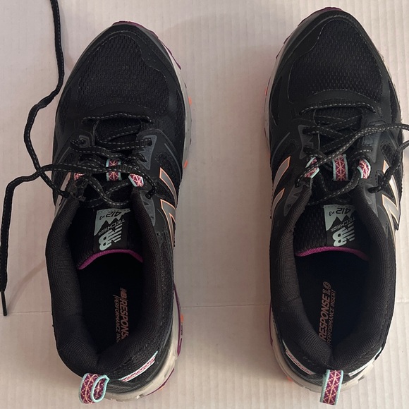 New Balance Women's Black and Purple Athletic Shoes - Picture 4 of 7